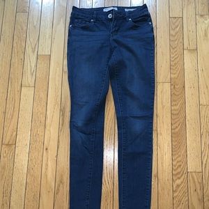 Dark wash skinny jean